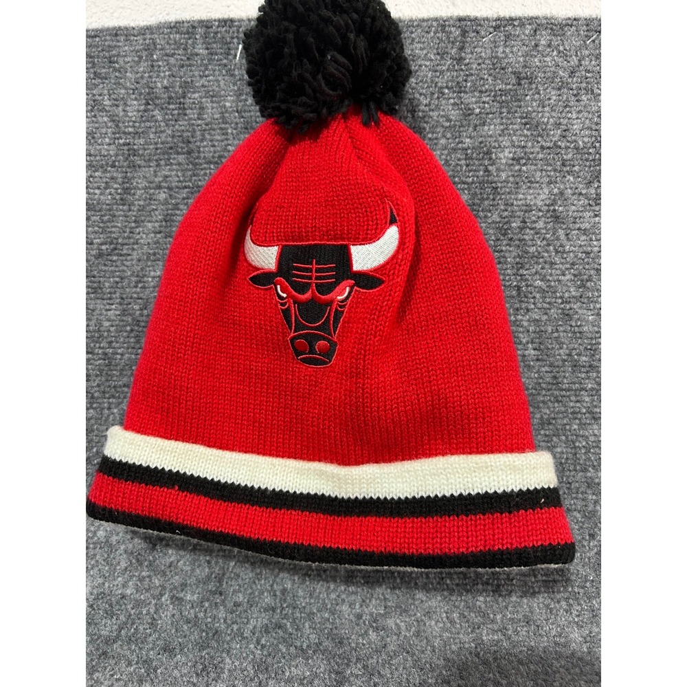Mitchell & Ness Chicago Bulls Beanie Red Black Knit Pom Pom Hat NBA Basketball